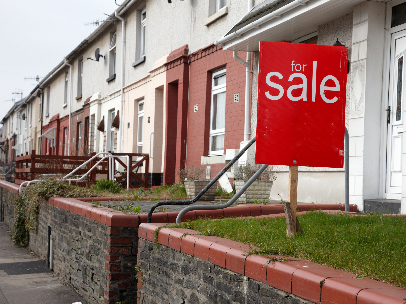 Selling a House with Asbestos, what you need to know, Innov8 Group UK